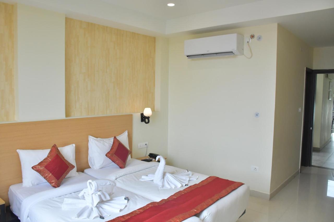 Hotel Yatharth Inn พาราณสี ภายนอก รูปภาพ