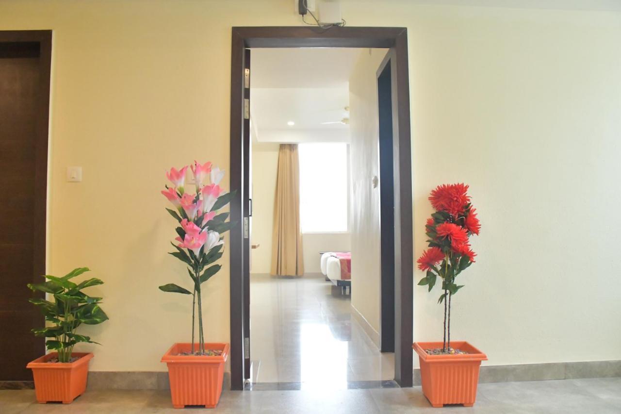 Hotel Yatharth Inn พาราณสี ภายนอก รูปภาพ