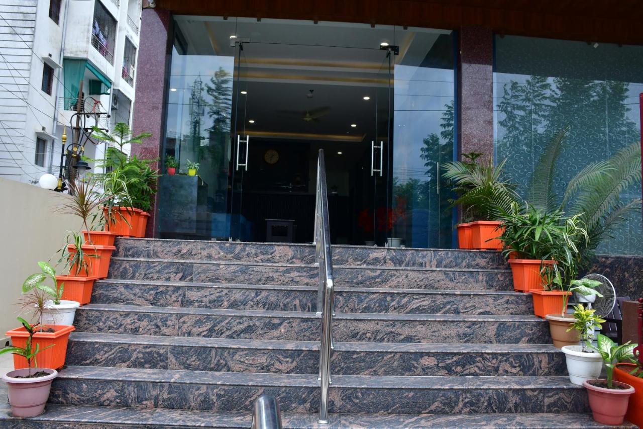 Hotel Yatharth Inn พาราณสี ภายนอก รูปภาพ