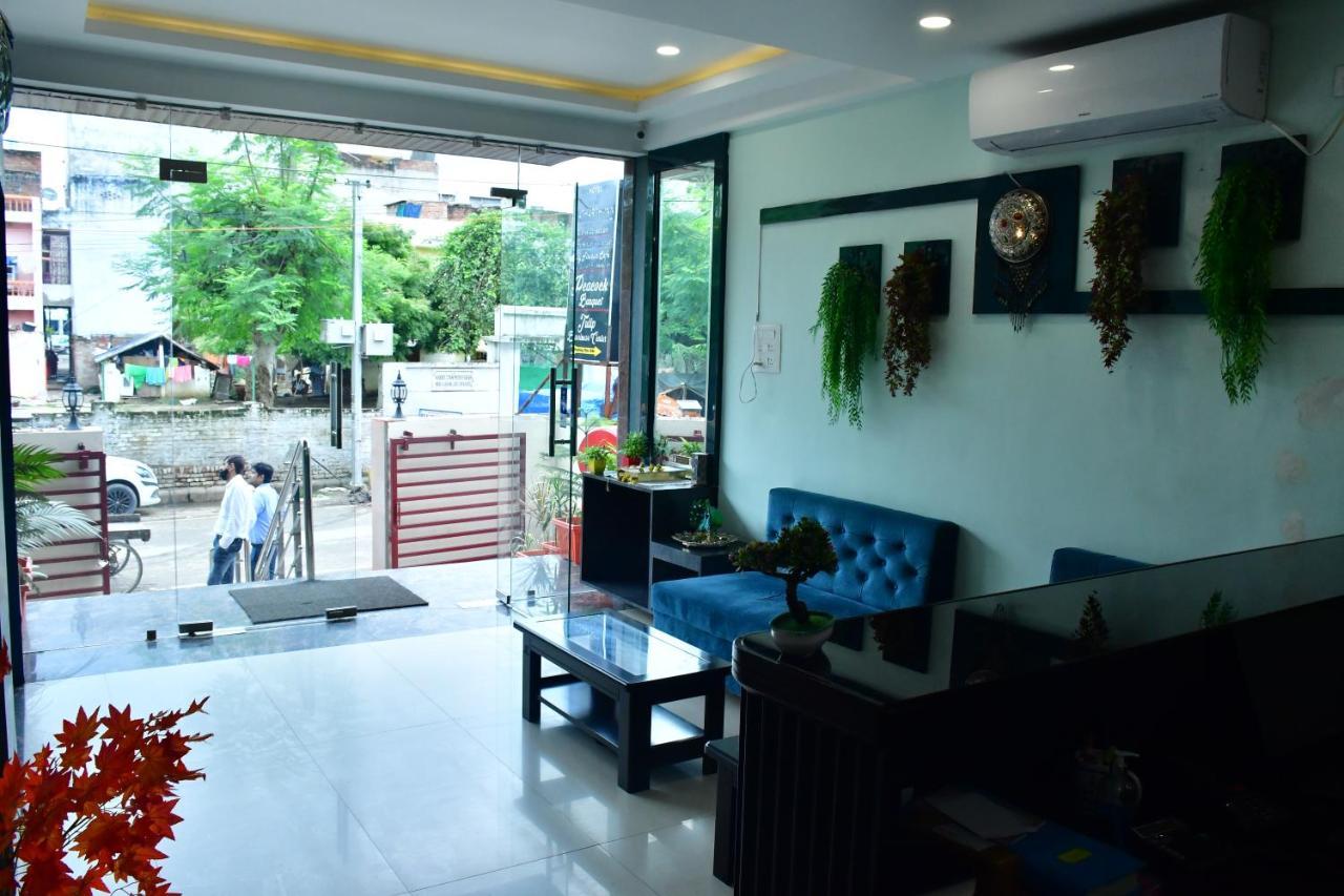 Hotel Yatharth Inn พาราณสี ภายนอก รูปภาพ