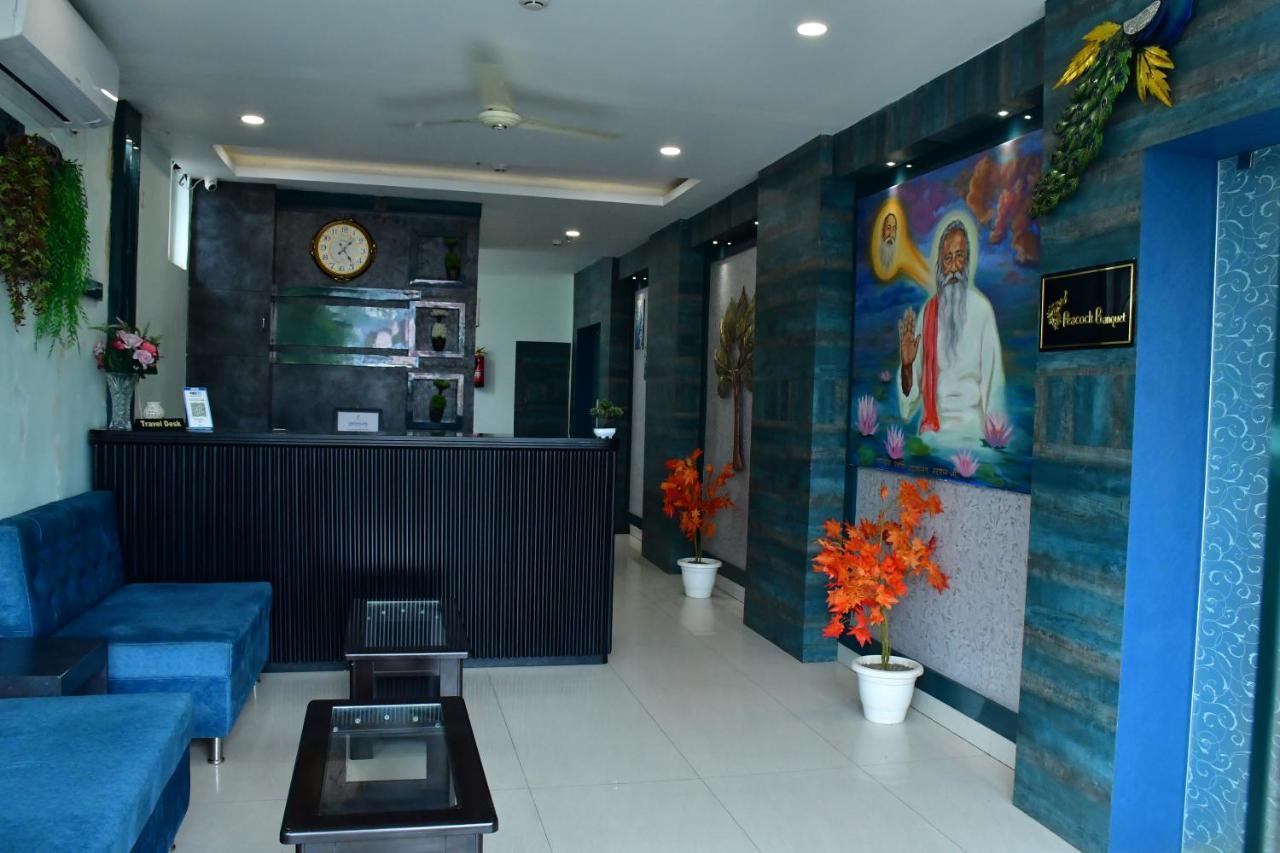Hotel Yatharth Inn พาราณสี ภายนอก รูปภาพ