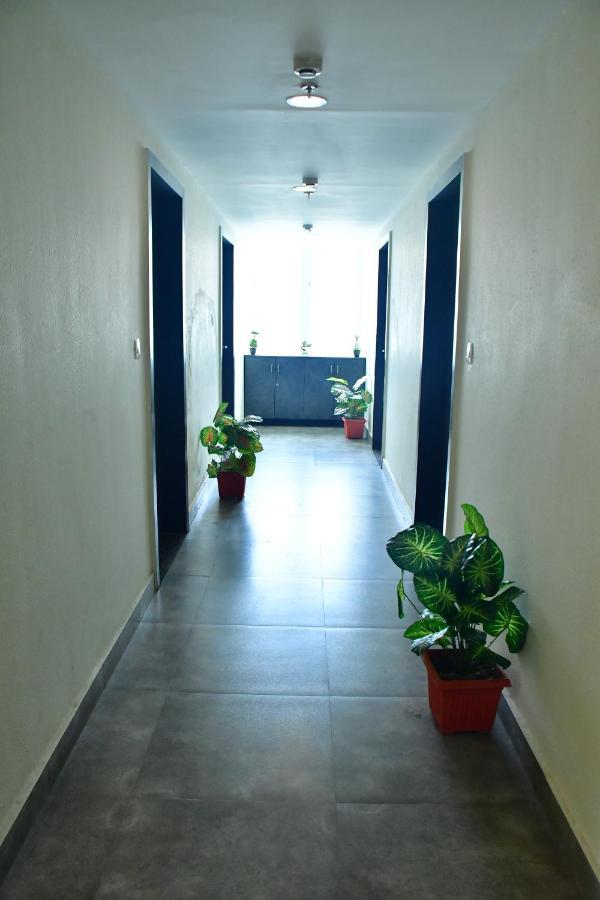 Hotel Yatharth Inn พาราณสี ภายนอก รูปภาพ