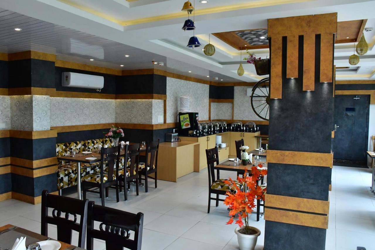 Hotel Yatharth Inn พาราณสี ภายนอก รูปภาพ